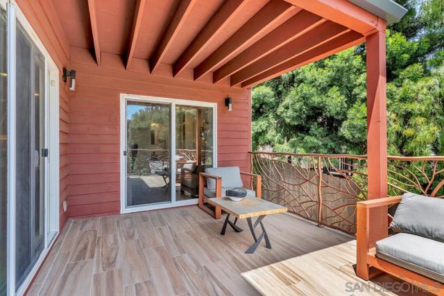 1003 Hayes Ave, San Diego CA: https://media.crmls.org/mediaz/db546fab-189b-42b4-a7f4-3baa18f2a04d.jpg