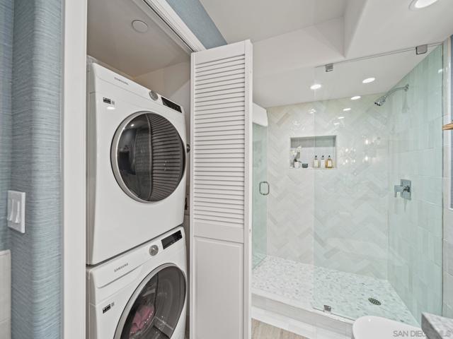 1750 Avenida Del Mundo, Coronado CA: https://media.crmls.org/mediaz/db54cdc4-87f5-419e-b651-72e012e1bb6e.jpg