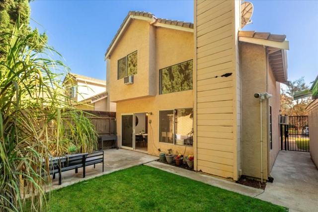 239 Kerry, Fremont CA: https://media.crmls.org/mediaz/db55082e-9ebe-42ac-a0b2-da5aded7d912.jpg