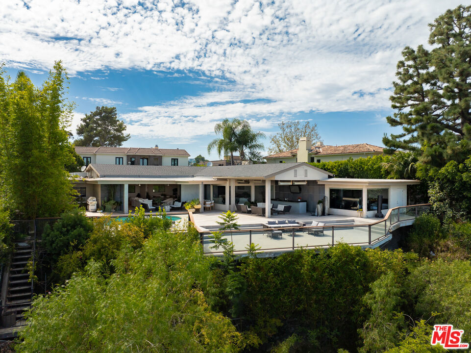 2052 Stradella Road — Contemporary
