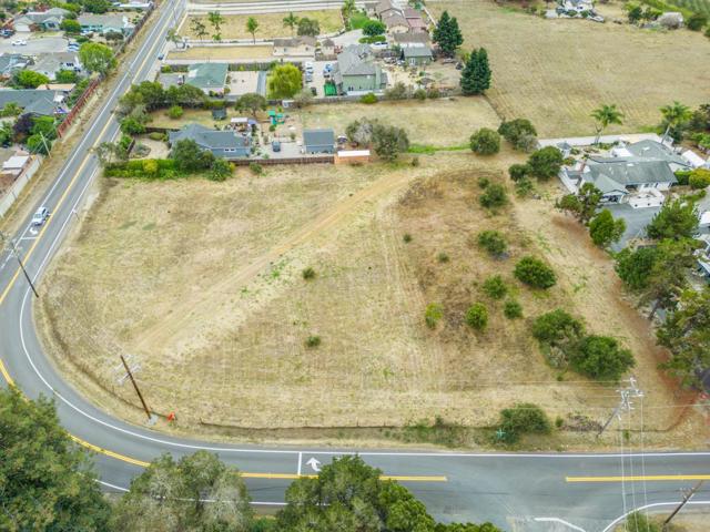 871 Green Valley Road, Watsonville CA: https://media.crmls.org/mediaz/db56c9e0-f032-4370-8b42-16e2bb961000.jpg