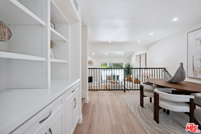 17109 Palisades Circle, Pacific Palisades CA: https://media.crmls.org/mediaz/db56db6e-dc9b-42f6-b8aa-968ea373a66e.jpg