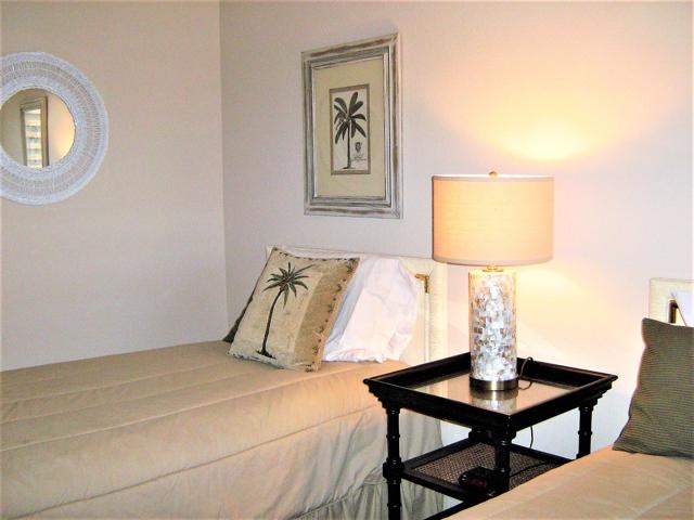72346 Sommerset Drive, Palm Desert CA: https://media.crmls.org/mediaz/db56e435-2974-44c1-bdd0-b0f04940e842.jpg