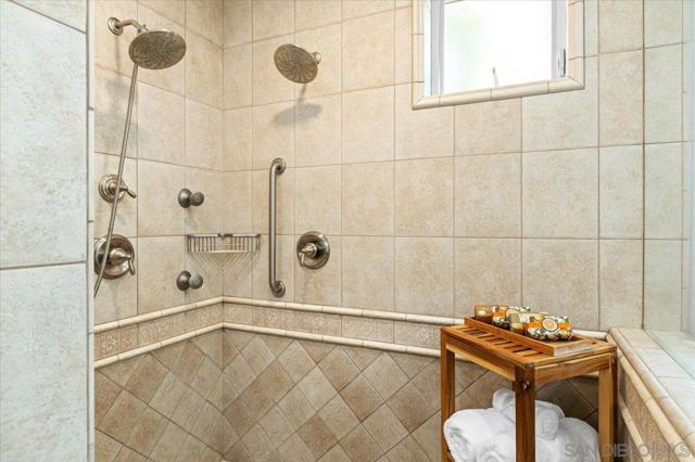 13391 OLD WINEMASTER COURT, Poway CA: https://media.crmls.org/mediaz/db57173a-7880-4d82-9bf0-99a9ff6773df.jpg