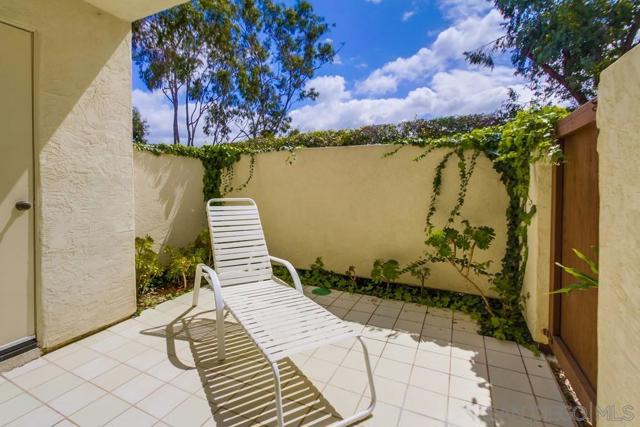 4175 Porte de Merano, San Diego CA: https://media.crmls.org/mediaz/db5750b4-795e-4056-865c-4a0d8d80bf3b.jpg