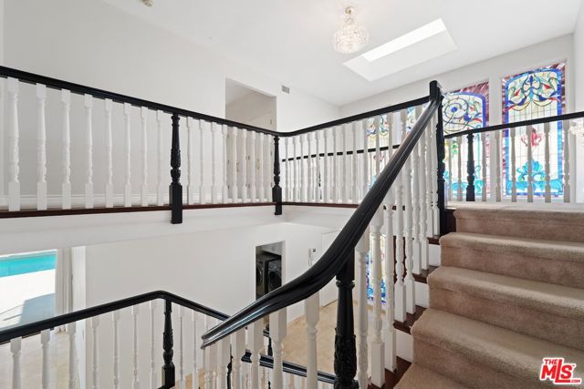 15656 Crownridge Place, Sherman Oaks CA: https://media.crmls.org/mediaz/db57b5cc-40ad-4d8a-91cc-3c4fb737629e.jpg