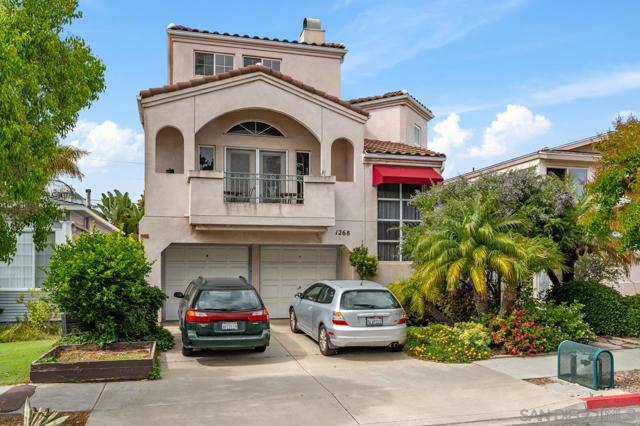 1268 Essex St, San Diego CA: https://media.crmls.org/mediaz/db57bb80-22f6-4e50-a78d-cd09e36e7a81.jpg