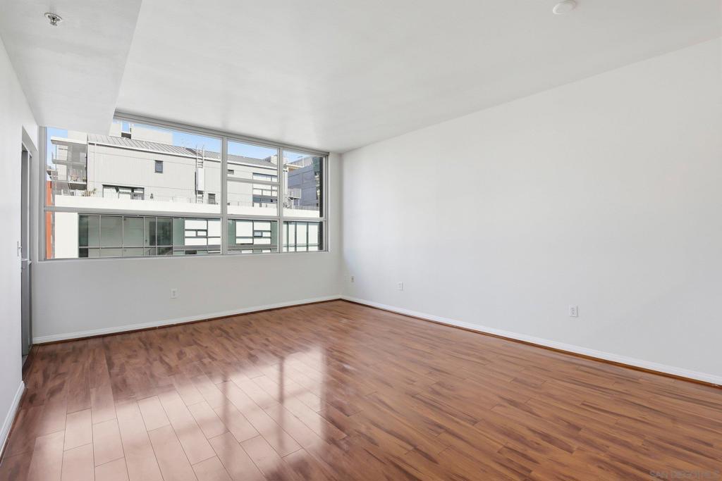 253 10th Ave - photo 4