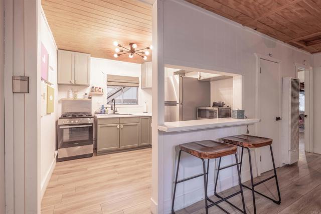 Detail Gallery Image 6 of 28 For 271 Leonard Ln, Sugarloaf,  CA 92386 - 2 Beds | 1 Baths