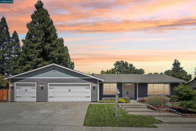 12994 Hawkins Dr, San Ramon CA: https://media.crmls.org/mediaz/db596110-c8e1-4a48-9642-b00c32c36971.jpg