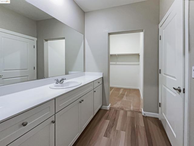 2211 Reunion Ln, Rio Vista CA: https://media.crmls.org/mediaz/db599b54-d279-42fd-a22d-b8af2c9e5823.jpg