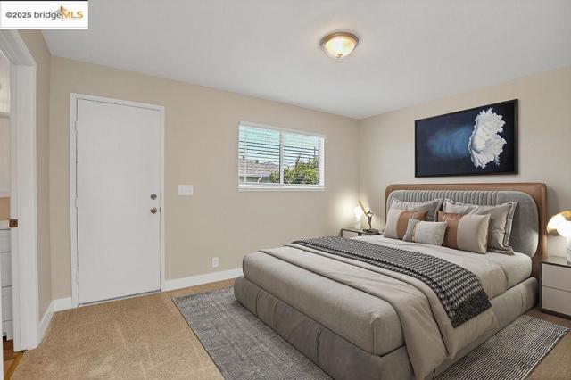 10500 Creekside Circle, Oakland CA: https://media.crmls.org/mediaz/db59c78b-2009-42ff-8a82-eefc3b9ee2ca.jpg