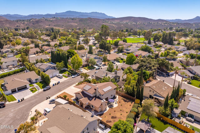 497 Azalea Street, Thousand Oaks CA: https://media.crmls.org/mediaz/db59ff44-39a6-47d6-bd2a-2217648ef9a3.jpg