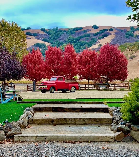 3970 Leavesley Road, Gilroy CA: https://media.crmls.org/mediaz/db5a2ce4-8d8d-41ce-adc2-6c8e4d7a07c5.jpg