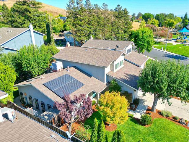 7653 Turquoise St, Dublin CA: https://media.crmls.org/mediaz/db5b0d87-5586-4403-853c-8bfc7f3b2f1a.jpg