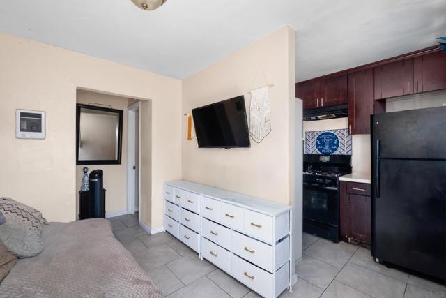 3577 79 Highland Ave, San Diego CA: https://media.crmls.org/mediaz/db5b17f9-4364-4191-b8e7-b39868064024.jpg