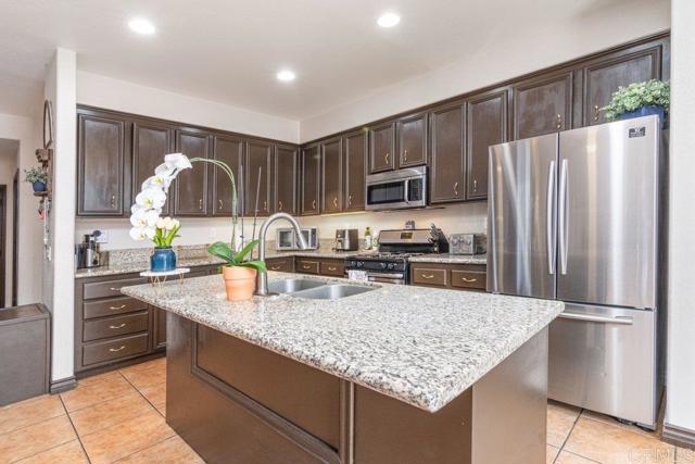 400 Colt Street, San Jacinto CA: https://media.crmls.org/mediaz/db5c1124-5470-4218-8fba-565a7a66fda0.jpg