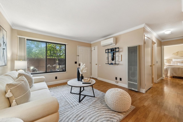 213 Ladera Plz, Union City CA: https://media.crmls.org/mediaz/db5c6314-d584-4657-9a8f-a87c8ff9f11f.jpg