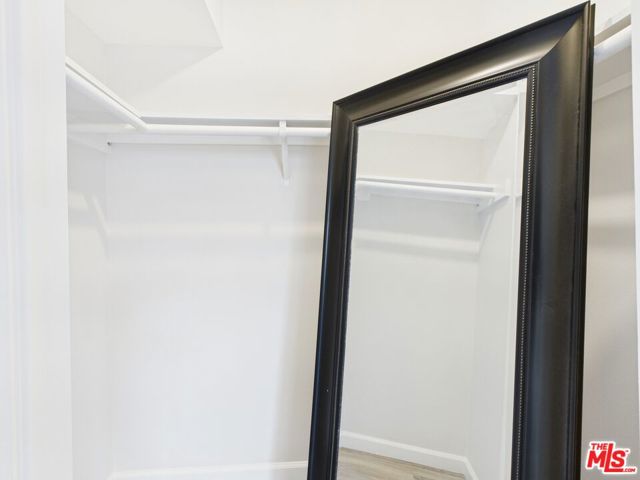 5460 White Oak Avenue, Encino CA: https://media.crmls.org/mediaz/db5d36f3-6aff-4d0d-abe8-e1119e319484.jpg