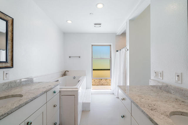 28990 Bonita Vista Road, Mountain Center CA: https://media.crmls.org/mediaz/db5e46ce-ef67-4cf0-a765-531c0a5cc42d.jpg