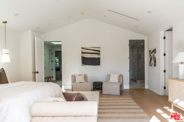 3076 Glenhurst Avenue, Los Angeles CA: https://media.crmls.org/mediaz/db5e5ed4-dfb9-47c1-8cb6-1bbdb12c446a.jpg