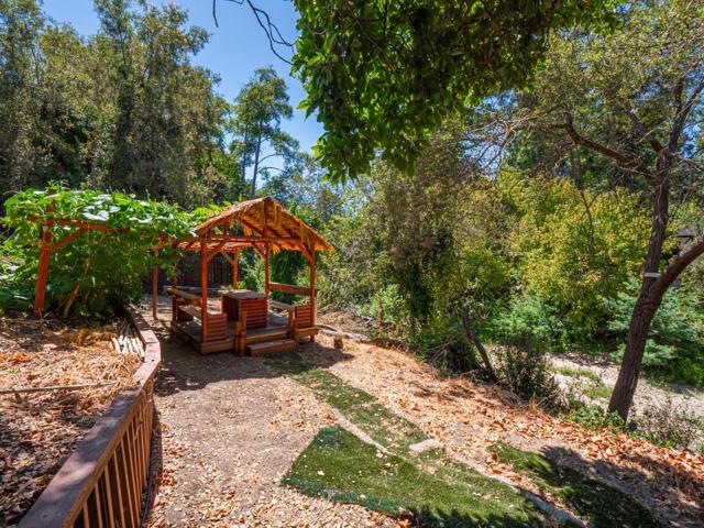 507 Market Street, Santa Cruz CA: https://media.crmls.org/mediaz/db5ed109-fa29-4c09-b721-b4d5911d5f06.jpg