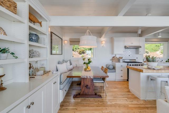621 Beach Drive, Aptos CA: https://media.crmls.org/mediaz/db5ef9f6-70b0-4e89-be88-268c42a36d63.jpg