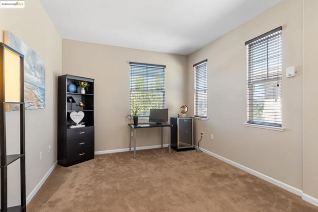 2218 Toscana Dr, Pittsburg CA: https://media.crmls.org/mediaz/db5f175e-1116-4b03-b674-edcf90b9867a.jpg