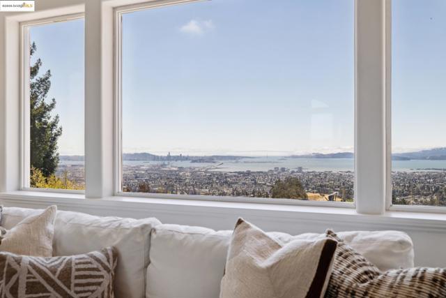 16032 Broadway Ter, Oakland CA: https://media.crmls.org/mediaz/db5f6e80-ad3e-4bfc-ba2b-25d65fbae72d.jpg