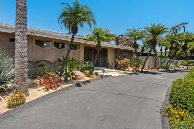 11020 Horizon Hills Dr, El Cajon CA: https://media.crmls.org/mediaz/db5f7c67-572b-4845-8912-a8cea9aece13.jpg