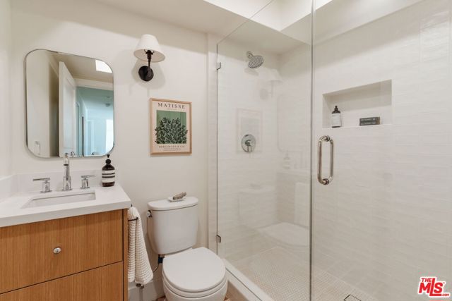 29204 Deep Shadow Drive, Agoura Hills CA: https://media.crmls.org/mediaz/db5f96d9-8954-43a4-beb4-c513ed67f38f.jpg