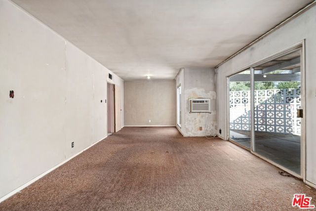 10101 Roscoe Boulevard photo 5