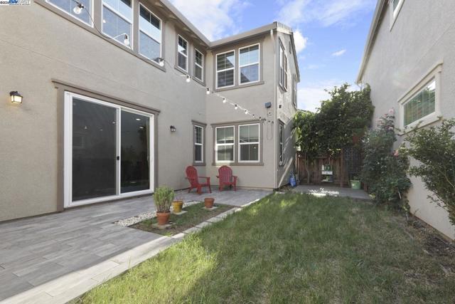1025 S Fowler Ln, Mountain House CA: https://media.crmls.org/mediaz/db62adec-be13-4424-8e8f-5af3611d05b8.jpg