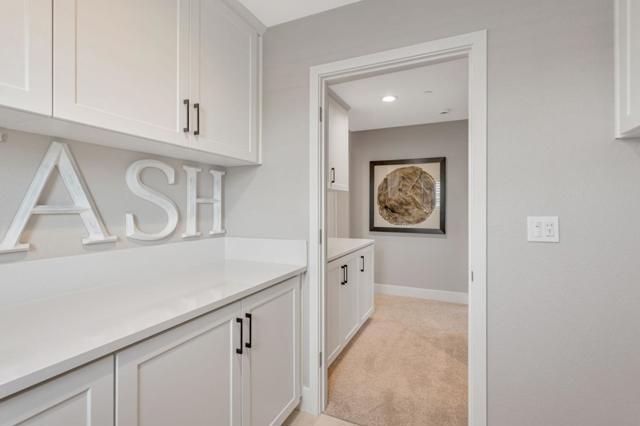 1153 Coyote Peak Way, Hollister CA: https://media.crmls.org/mediaz/db632193-b3b1-4c72-a10b-9e34cc28dd29.jpg