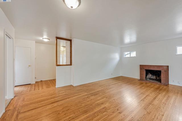 1315 Mersey Ave, San Leandro CA: https://media.crmls.org/mediaz/db633a93-e384-45ee-80dd-5c679123777b.jpg