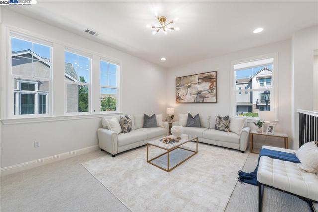 4206 Sunset View Dr, Dublin CA: https://media.crmls.org/mediaz/db634084-102b-42d8-8cb6-ca545d3876a9.jpg