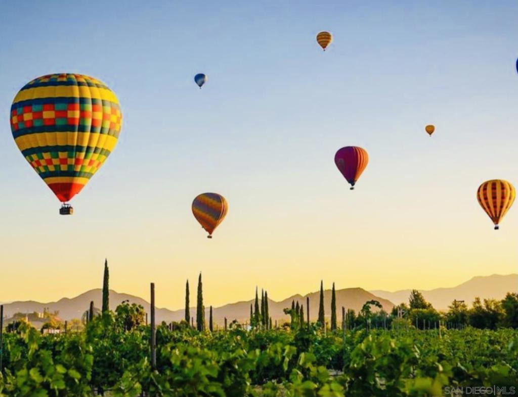 https://media.crmls.org/mediaz/db6371b3-f464-4907-92ad-5b14af366f31.jpg?preset=X-Large