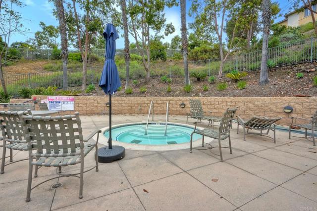 4049 Peninsula Drive, Carlsbad CA: https://media.crmls.org/mediaz/db6388f3-1e20-4a1c-a14b-115b19cb5328.jpg