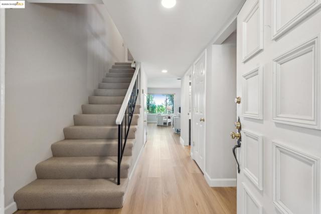 93 Thousand Oaks St, Oakland CA: https://media.crmls.org/mediaz/db65296b-8a18-4868-bc05-1bfe96c75894.jpg