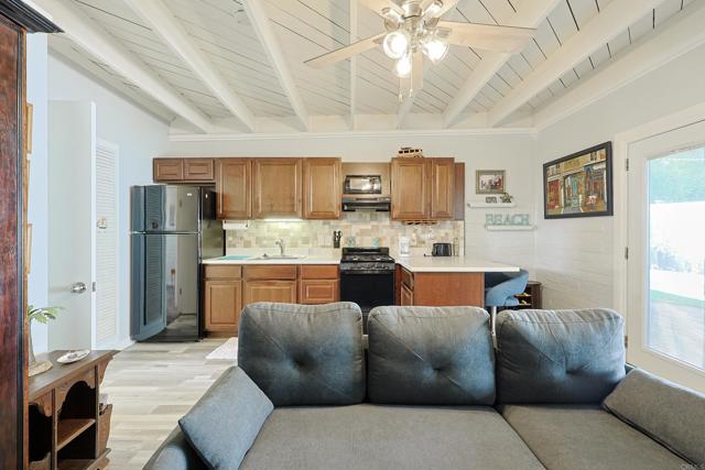 Detail Gallery Image 16 of 42 For 413 J St, Coronado,  CA 92118 - 1 Beds | 1 Baths