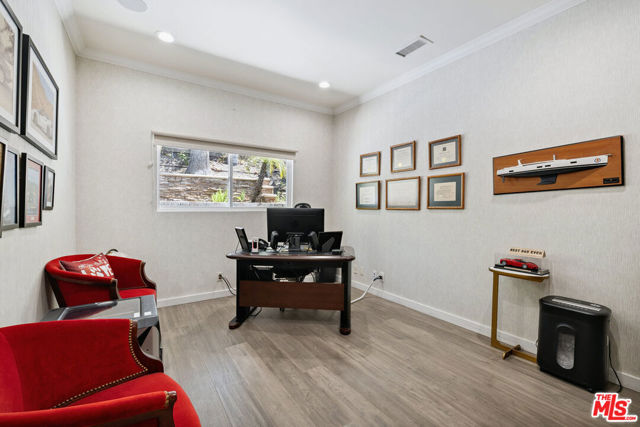 18141 Green Meadow Drive, Encino CA: https://media.crmls.org/mediaz/db65dd17-d359-4739-b8b7-d30af6faabbe.jpg