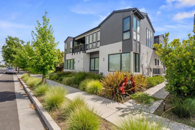 262 Union Avenue, Los Gatos CA: https://media.crmls.org/mediaz/db65e837-e92f-49ae-81fd-183cda28f7e9.jpg