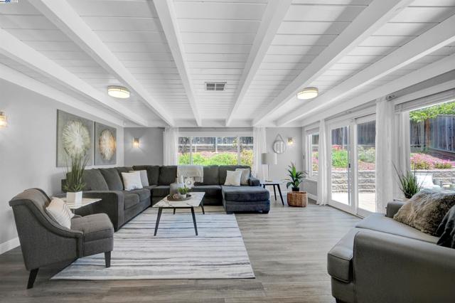 38392 Nebo Dr, Fremont CA: https://media.crmls.org/mediaz/db66ca5a-0053-4093-9955-d99093796651.jpg