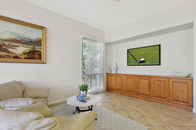 35925 Rosemont Drive, Palm Desert CA: https://media.crmls.org/mediaz/db675ae6-6c68-4ff1-b5ab-5c6502cf644b.jpg