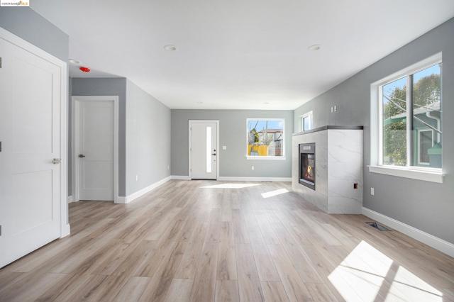 Image 19 of 55 For 2804 Acton St