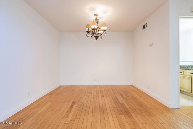 637 Brademas Court, Simi Valley CA: https://media.crmls.org/mediaz/db67deac-3d27-4eb8-8133-554bac36fa44.jpg