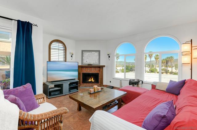 10790 Riderwood Ter, Santee CA: https://media.crmls.org/mediaz/db68b616-1d27-4624-96b6-2b2d9641d428.jpg