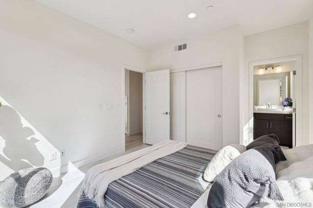 Image 34 of 63 For 5970 Shaw Lopez Row