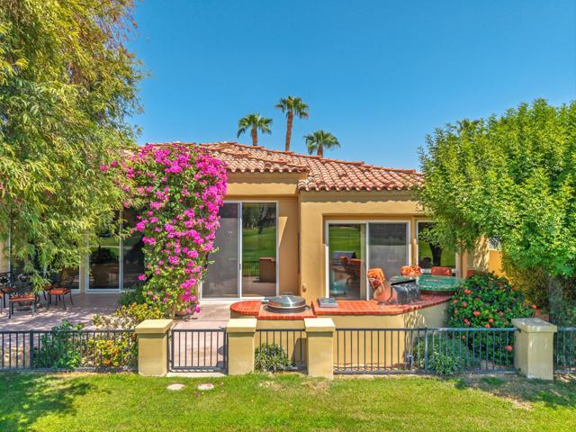 79885 Liga, La Quinta CA: https://media.crmls.org/mediaz/db6903ef-0edf-4615-b899-ef95594b69b6.jpg
