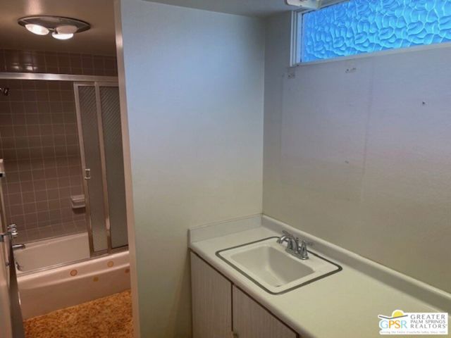 3060 N Farrell Drive, Palm Springs CA: https://media.crmls.org/mediaz/db690fe0-0e0b-4d76-b6de-27930c9e9d62.jpg